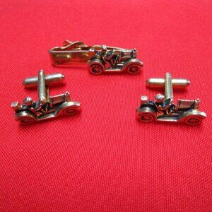 VINTAGE SWANK Antique Car CUFF LINKS & TIE BAR GOLDTONE.  Signed Swank.